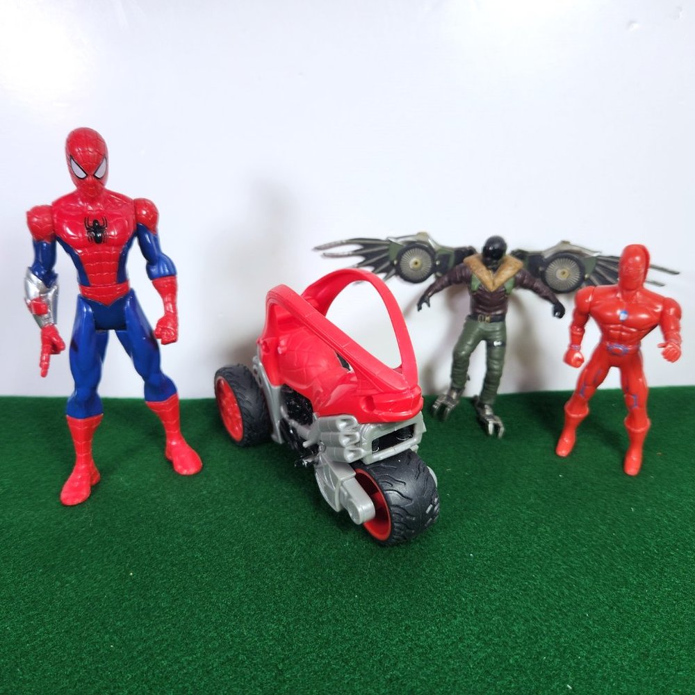 Spider Man Toy Lot of 4 Spidey Cycle Spider Man X-2 Vulture Action Figure